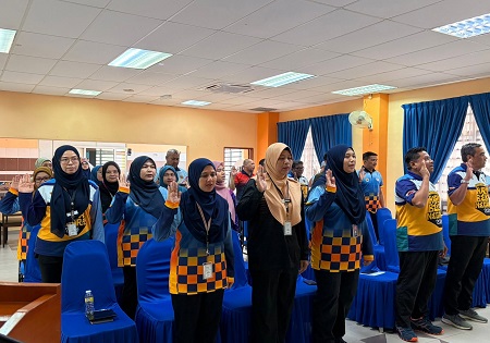PERHIMPUNAN BULANAN JABATAN SERTA SAMBUTAN HARI LAHIR DAN PENYAMPAIAN ANUGERAH KHAS PEKERJA TERBAIK