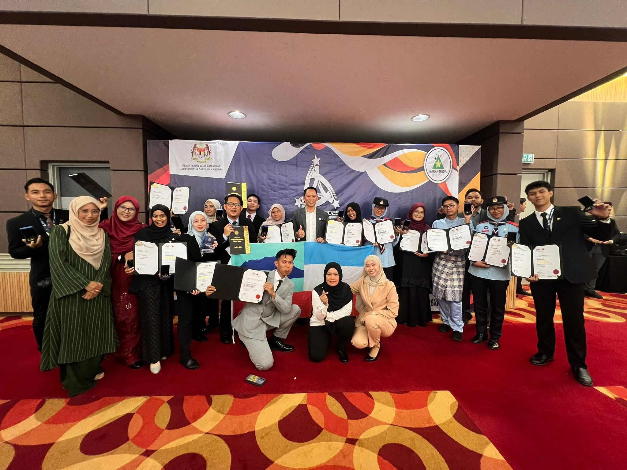 20 BELIA TAWAU JULANG ANUGERAH BERTARAF ANTARABANGSA