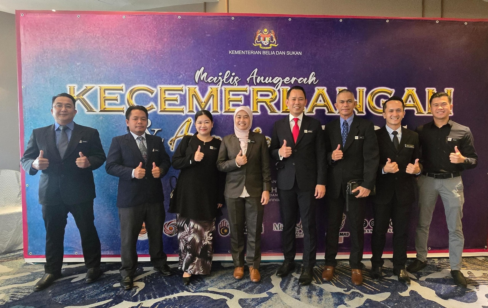 LIMA KAKITANGAN JABATAN BELIA DAN SUKAN (PERSEKUTUAN) NEGERI SABAH TERIMA ANUGERAH PERKHIDMATAN CEMERLANG