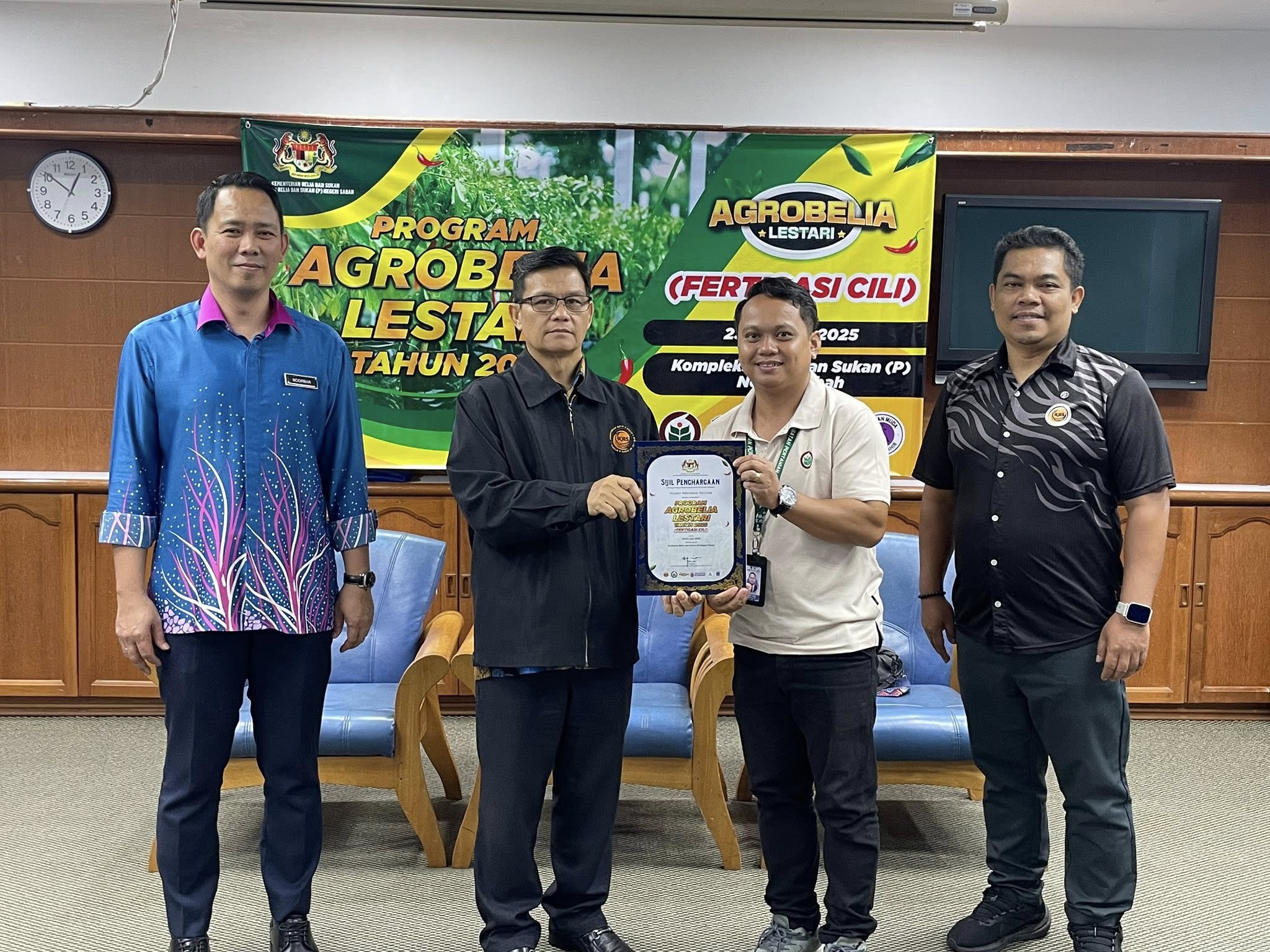 MAJLIS PERASMIAN PENUTUPAN PROGRAM AGROBELIA LESTARI : FERTIGASI CILI