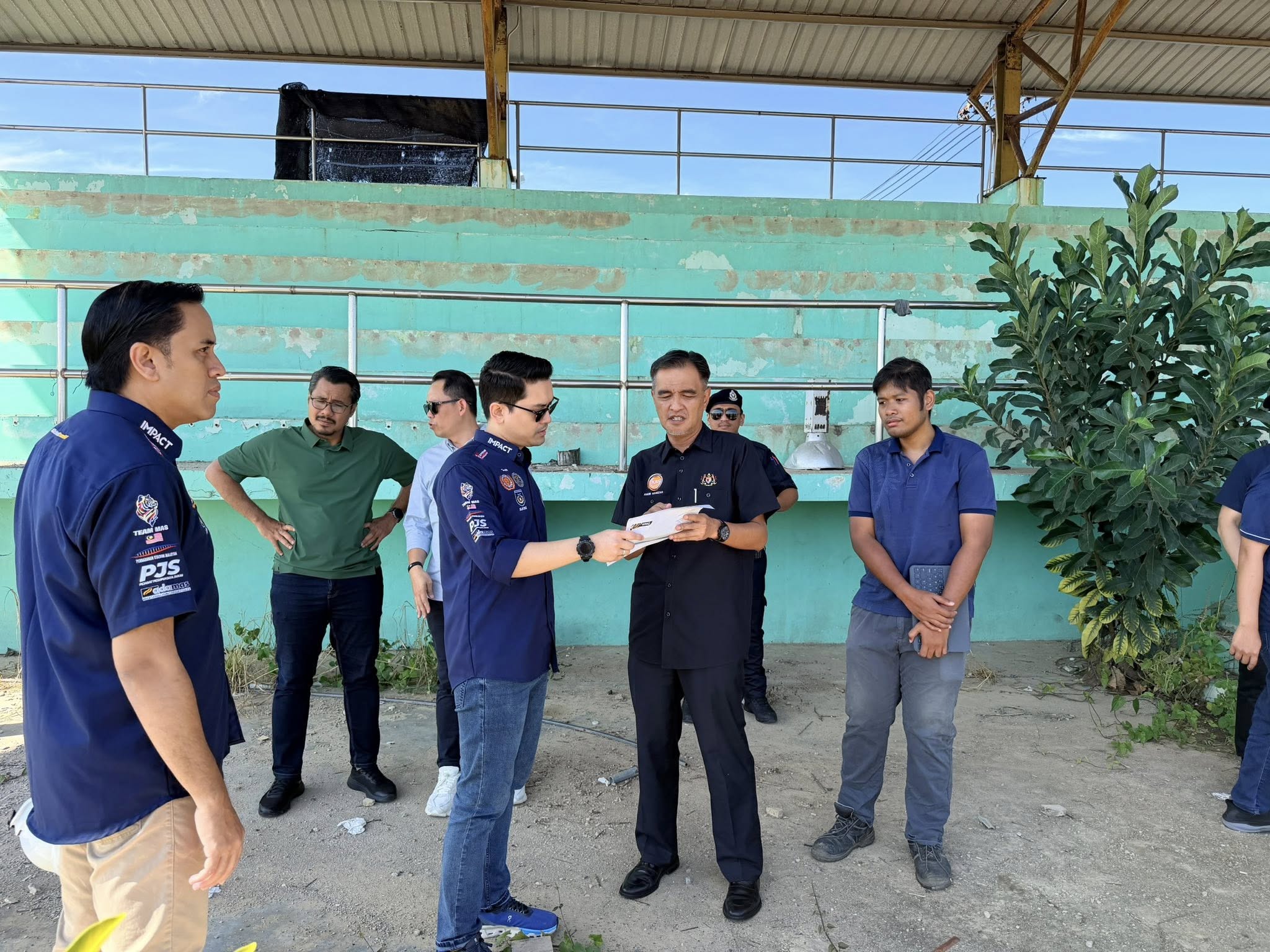 LAWATAN DAN PEMANTAUAN PROJEK MENAIKTARAF DAN BAIKPULIH MINI STADIUM PUTATAN