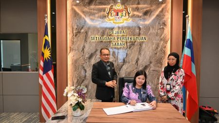 KUNJUNG HORMAT JABATAN BELIA DAN SUKAN NEGERI SABAH KEPADA SETIAUSAHA PERSEKUTUAN SABAH