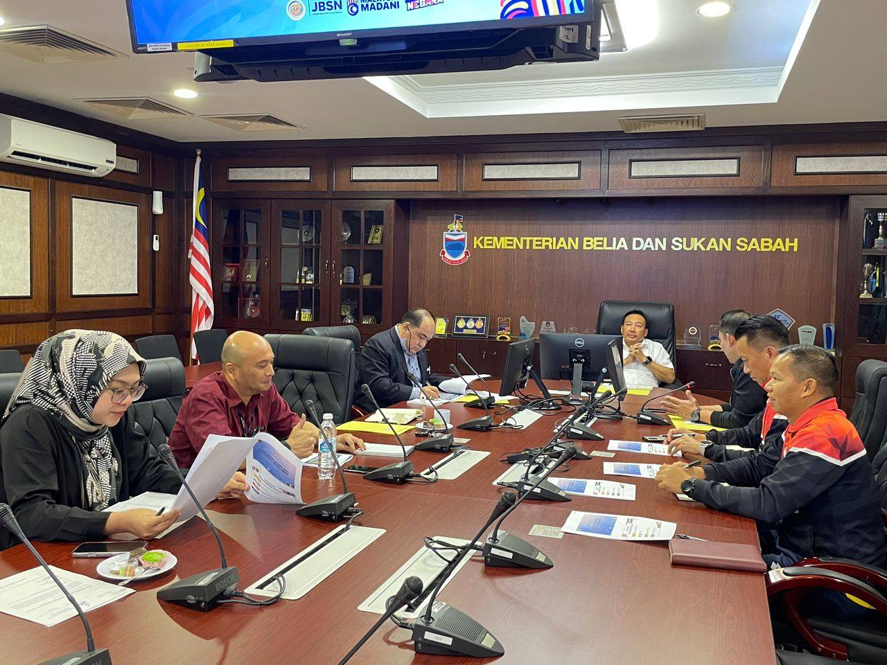 KUNJUNGAN DAN PERBINCANGAN TIMBALAN PENGARAH JBS SABAH KEPADA SETIAUSAHA TETAP KEMENTERIAN BELIA DAN SUKAN SABAH