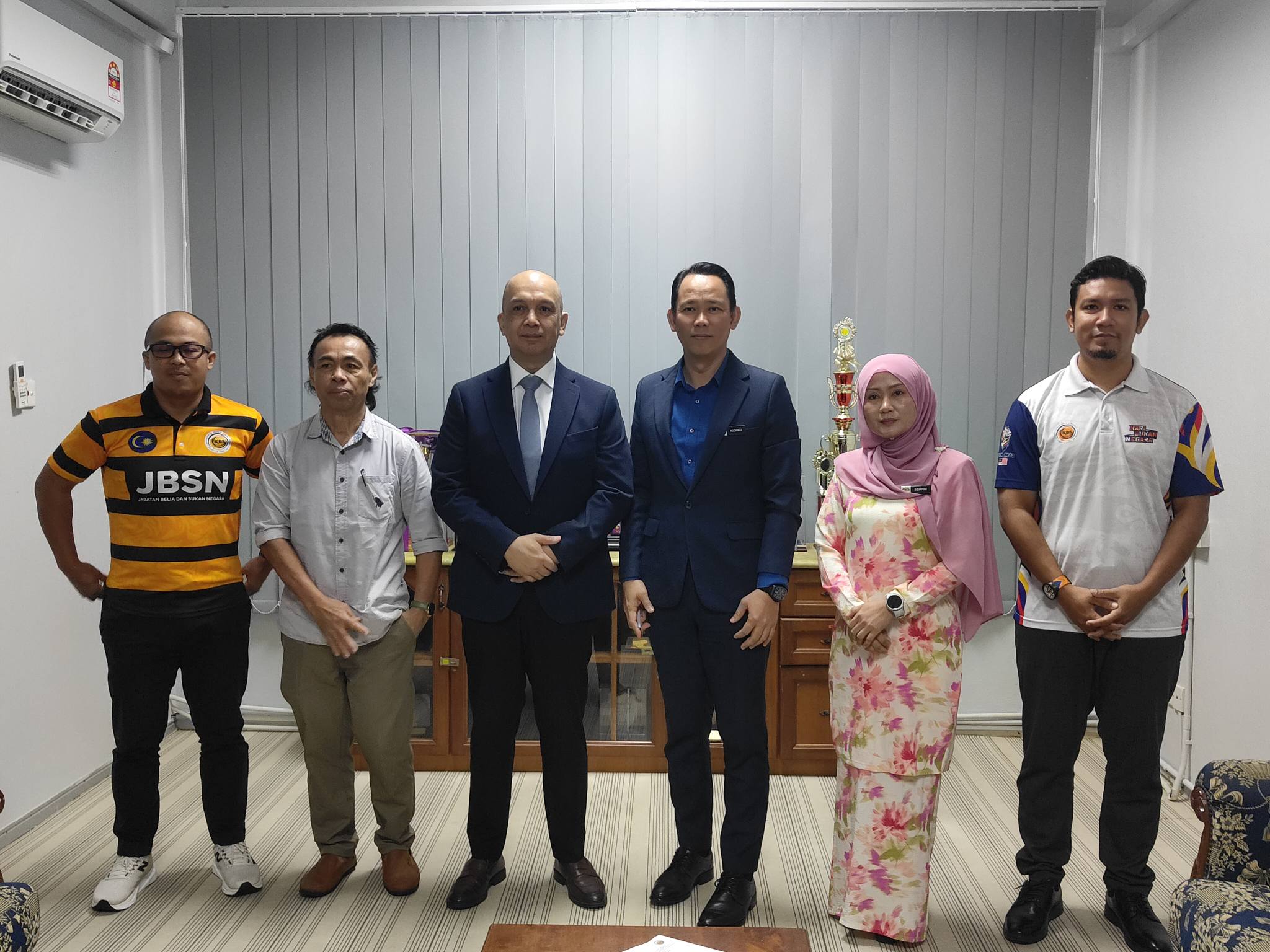 SESI PERBINCANGAN YB DATO' SR. MOHD ISHAK BIN DATUK AYUB BERSAMA JBS SABAH