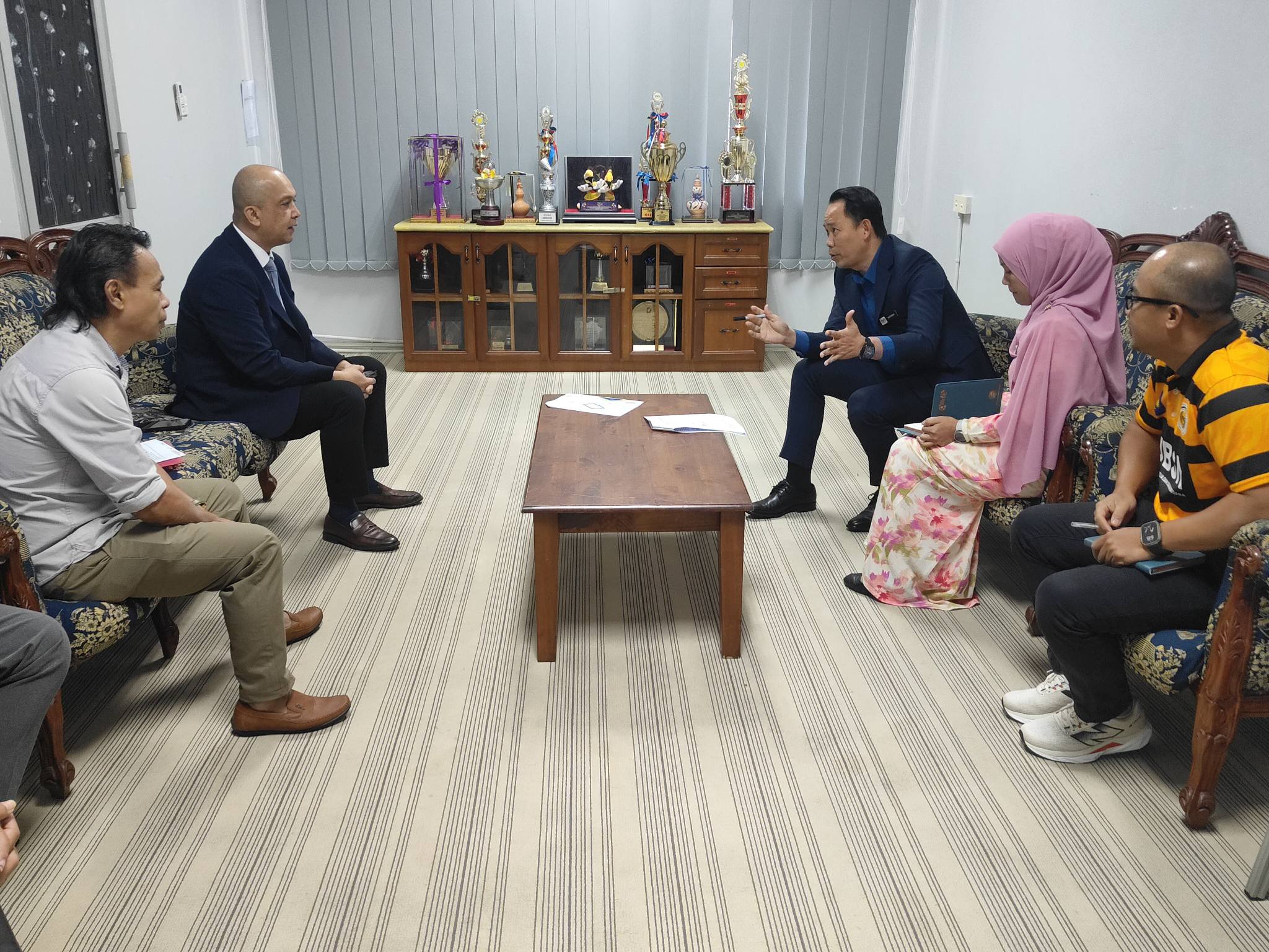 SESI PERBINCANGAN YB DATO' SR. MOHD ISHAK BIN DATUK AYUB BERSAMA JBS SABAH