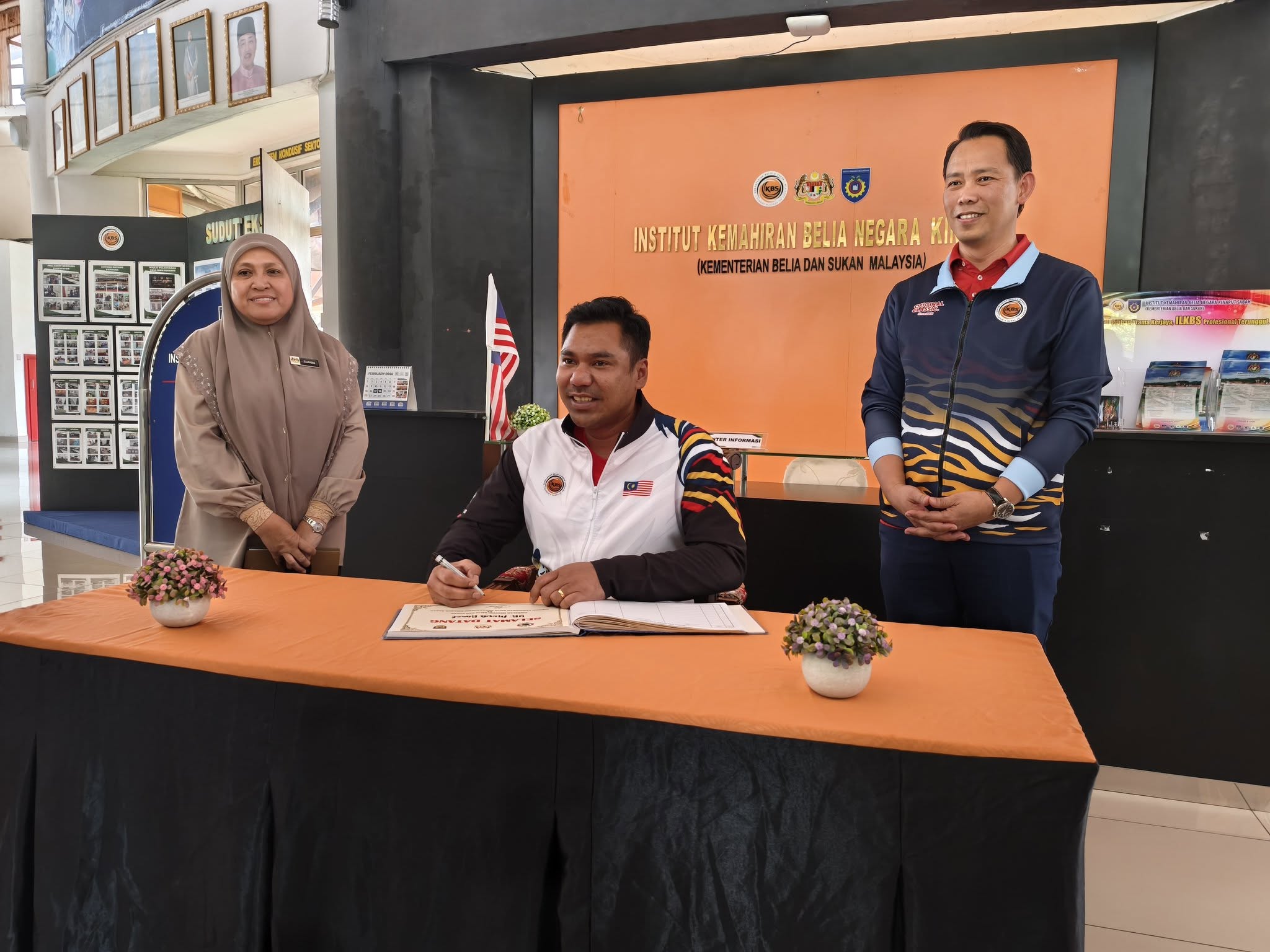 TIMBALAN PENGARAH JABATAN BELIA DAN SUKAN (JBS) NEGERI SABAH MENGIRINGI LAWATAN YANG BERHORMAT TIMBALAN MENTERI BELIA DAN SUKAN KE IKBN KINARUT