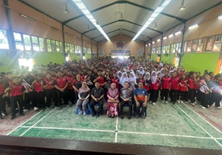 Laungan Yakin Boleh Menggegarkan Dewan Sri Perdana Kolej Vokasional Bintulu