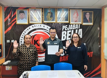 Komitmen dan Integriti Warga PBSB Kapit Menandatangani Ikrar Akta Rahsia Rasmi