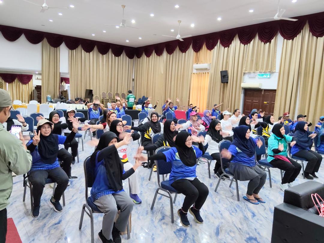 CHAIRAEROBIK WARGA EMAS PERINGKAT BAHAGIAN LIMBANG 2025 MERIAH DAN MENGASYIKKAN.
