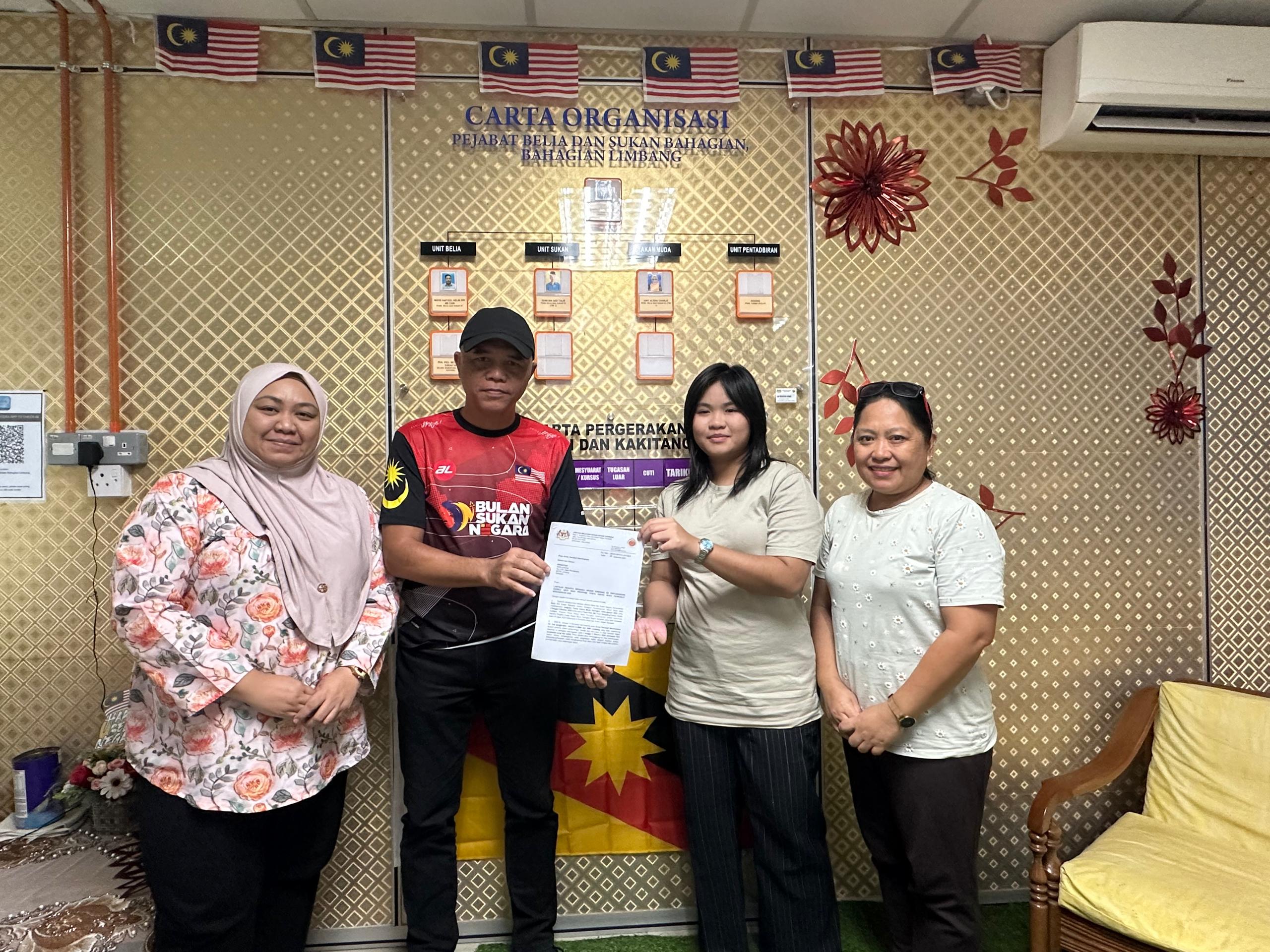 PENYERAHAN SURAT TAWARAN PERINGKAT KEBANGSAAN BAGI PERTANDINGAN DOODLE ART