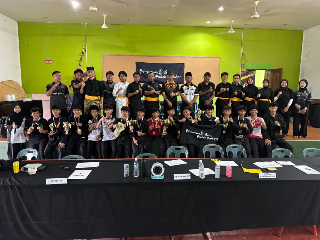 KEJOHANAN SILAT TERTUTUP PUPOHAN JADI TUMPUAN PESILAT LIMBANG