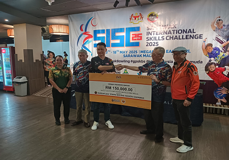 PERSATUAN TENPIN BOLING NEGERI SARAWAK (ABAS) TERIMA GERAN PADANAN SUKAN DARIPADA KBS