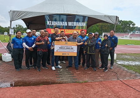 PERSATUAN MEMANAH NEGERI SARAWAK (PEMASA) TERIMA GERAN PADANAN SUKAN DARIPADA KBS