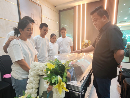 Warga Kerja JBS Sarawak Beri Penghormatan Terakhir Kepada Mendiang Apui Jan