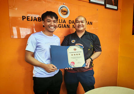 EMPAT PERTUBUHAN BELIA BAHAGIAN MIRI MENERIMA SIJIL PENARAFAN BINTANG 