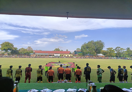 PERLAWANAN PERSAHABATAN BOLA SEPAK ANTARA MUKAH FA DAN KUCHING CITY FC