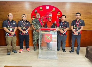 KUNJUNGAN HORMAT KE ATAS PANGLIMA 9 BRIGED