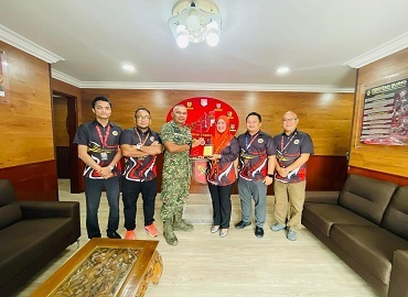 KUNJUNGAN HORMAT KE ATAS PANGLIMA 9 BRIGED