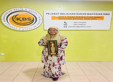 “PULAU PANDAN JAUH KE TENGAH, GUNUNG DAIK BERCABANG TIGA, HANCUR BADAN DIKANDUNG TANAH, BUDI YANG BAIK DIKENANG JUGA”