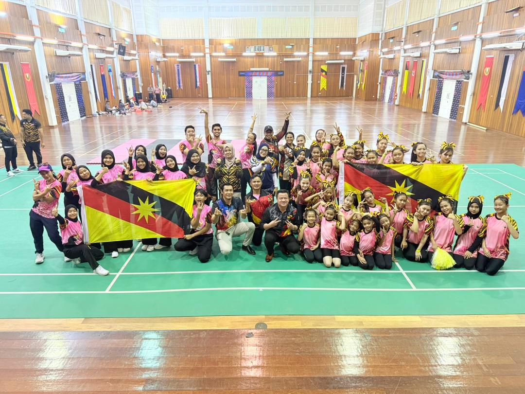 Majlis Penyerahan Bendera Kontinjen Sarawak ke Pertandingan Aerobic Dance dan Cheerleading Peringkat Kebangsaan