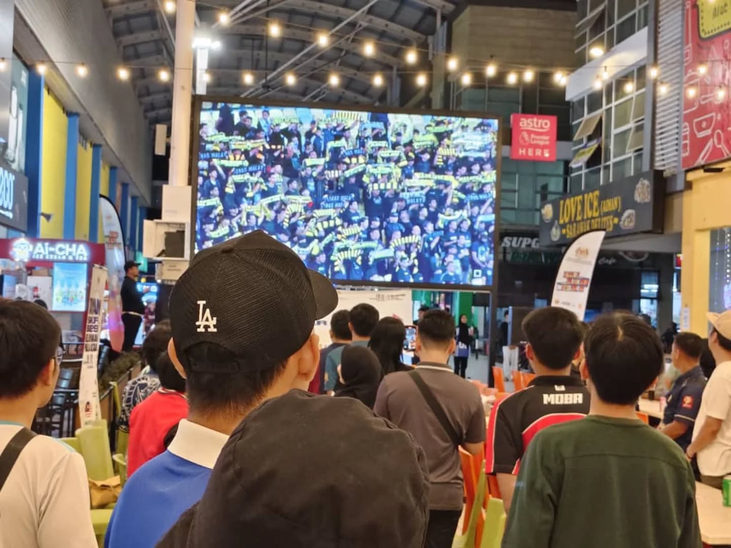 Tayangan Skrin Besar Kelayakan Piala Asia 2027 di Samarahan Meriah!