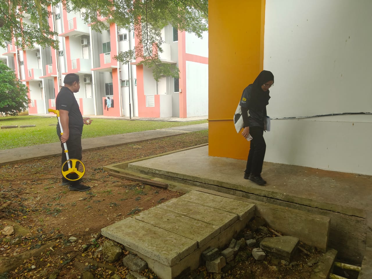 LAWATAN TAPAK PROJEK MENAIK TARAF KOMPLEKS BELIA DAN SUKAN NEGERI SARAWAK (Lawatan Tapak).