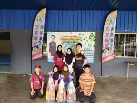 Gotong Royong MADANI Rakan Muda Meriahkan Kampung Sekambal Melayu, Lundu