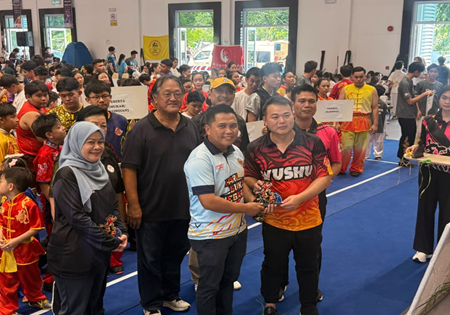 Penyampaian Cek Cura Geran Padanan Sukan (GPS) Kementerian Belia dan Sukan Kepada Persatuan Wushu Bahagian Mukah