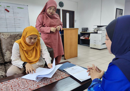 Penyampaian Sijil Pendaftaran Kelab Rakan Muda Mukah