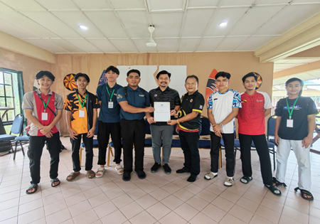 Sijil Pendaftaran Kelab Rakan Muda Igan Diserahkan