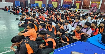 JABATAN BELIA DAN SUKAN NEGERI SARAWAK DAN PEJABAT BELIA DAN SUKAN BAHAGIAN SAMARAHAN TURUN PADANG, KENDALI TAKLIMAT DAN PENDAFTARAN ANUGERAH REMAJA PERDANA RAKAN MUDA (ARPRM) DI SMK HAJJAH LAILA TAIB, ASAJAYA