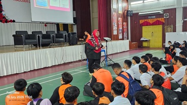JABATAN BELIA DAN SUKAN NEGERI SARAWAK DAN PEJABAT BELIA DAN SUKAN BAHAGIAN SAMARAHAN TURUN PADANG, KENDALI TAKLIMAT DAN PENDAFTARAN ANUGERAH REMAJA PERDANA RAKAN MUDA (ARPRM) DI SMK HAJJAH LAILA TAIB, ASAJAYA