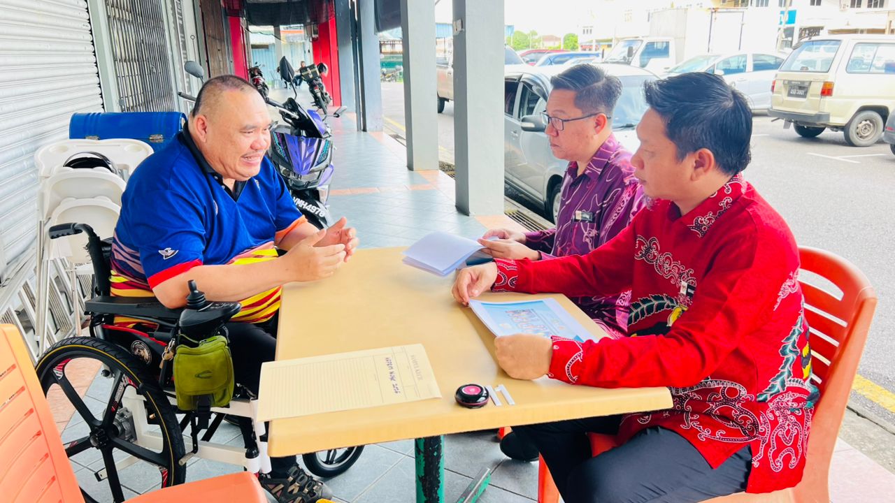 PERBINCANGAN PELAKSANAAN PROGRAM ANUGERAH REMAJA PERDANA RAKAN MUDA (ARPRM) BERSAMA PEJABAT PENDIDIKAN DAERAH (PPD) MERADONG
