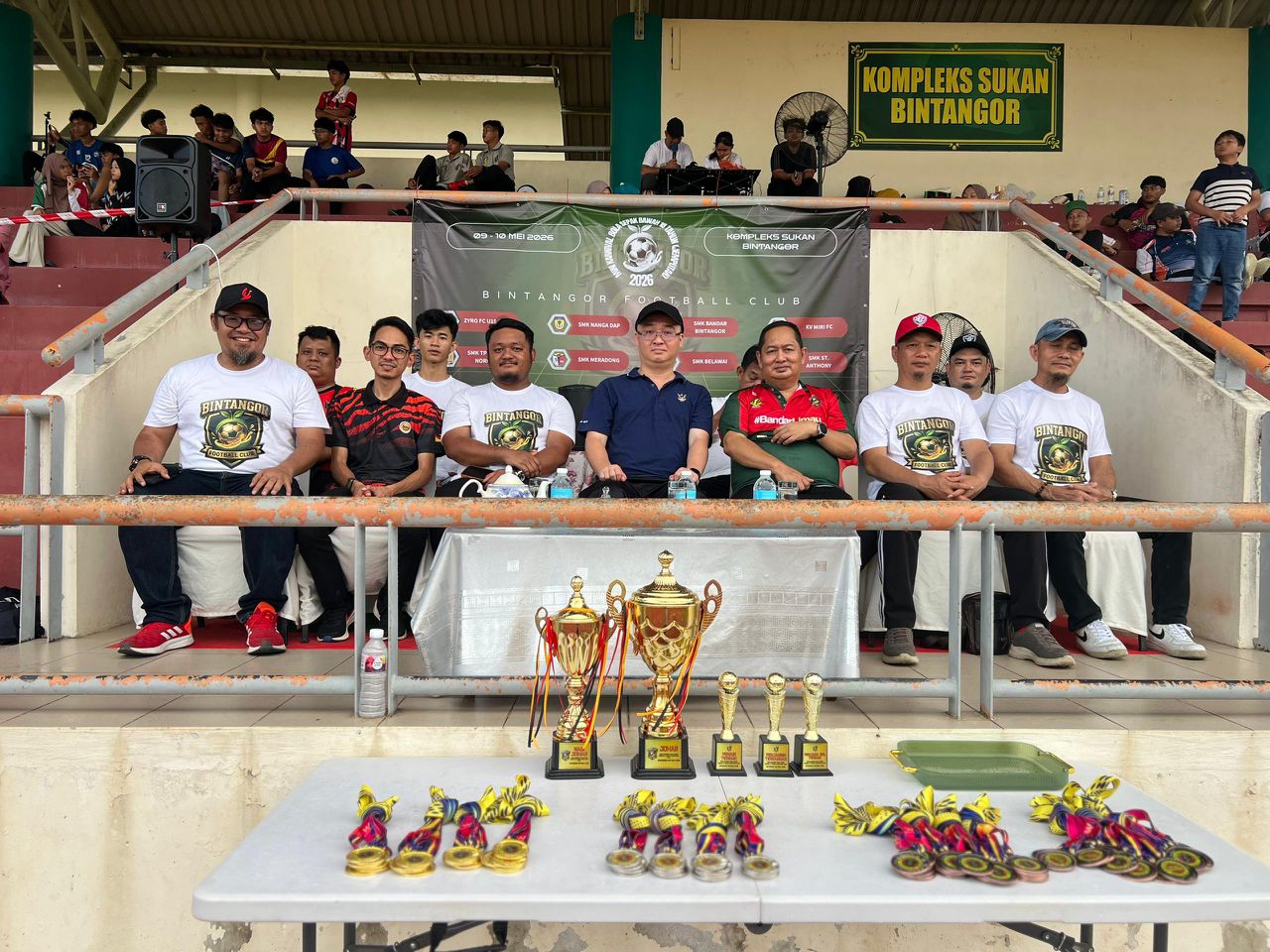 REMAJA BERENTAP PENUH GAYA, MERIAHKAN SEMANGAT KESUKANAN MINI KARNIVAL BOLA SEPAK BAWAH 18 ANJURAN BINTAGOR FOOTBALL CLUB