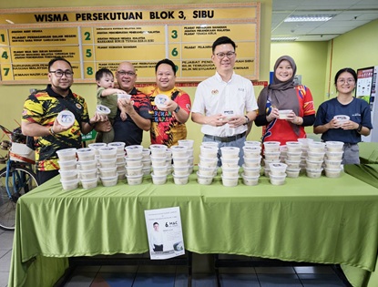 Semarak Ramadan Di Wisma Persekutuan Sibu Dengan Agihan Bubur Lambuk