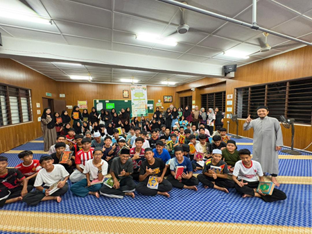 Rakan Muda Ramadan bersama warga SMK Lingga