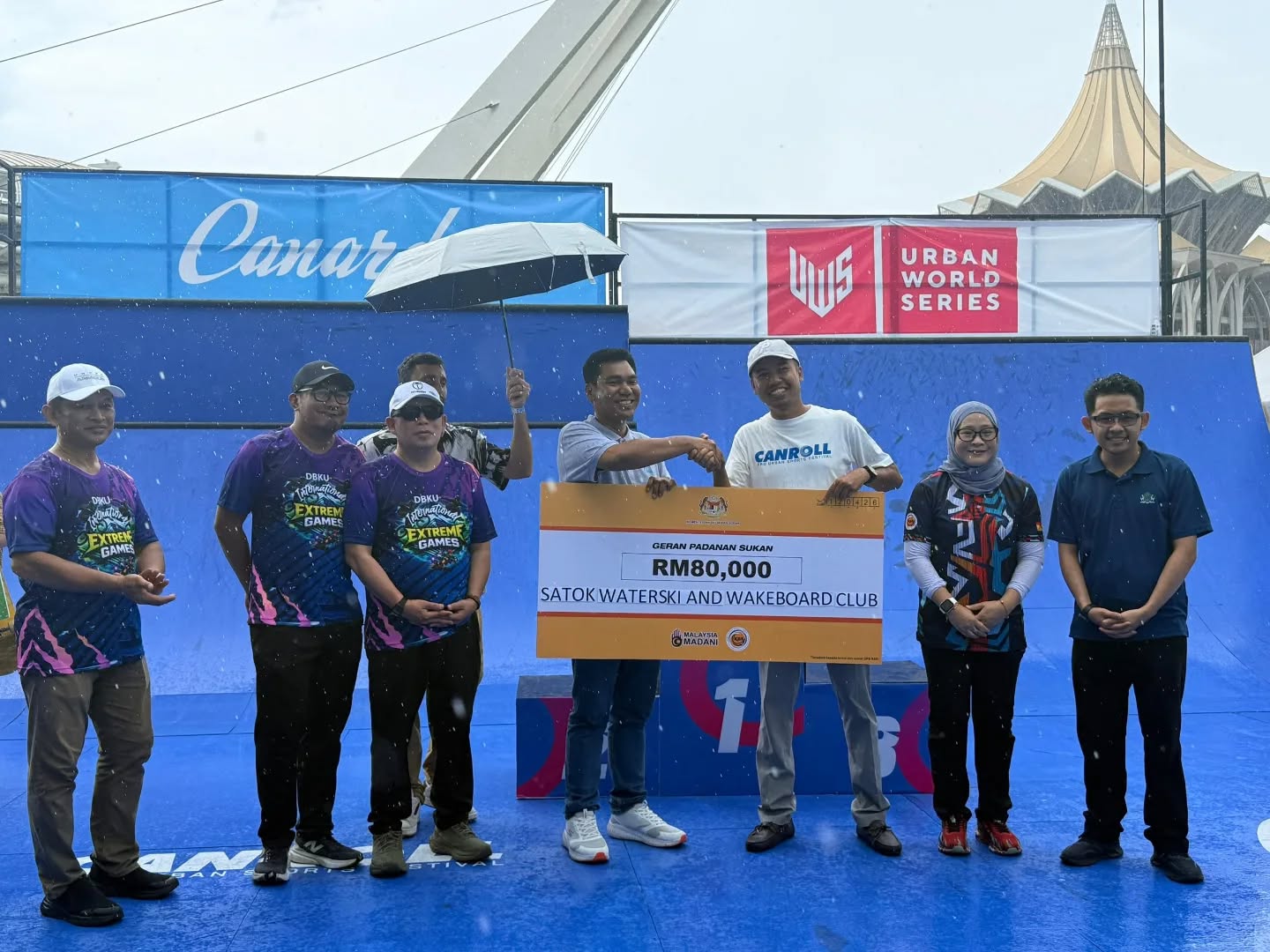 Majlis Penyampaian Hadiah dan Cek Geran Padanan Sukan Meriahkan Canroll Pro Urban Sports Festival 2026 