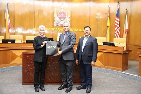 KUNJUNG HORMAT JBSN SELANGOR KEPADA DATUK BANDAR MBDK