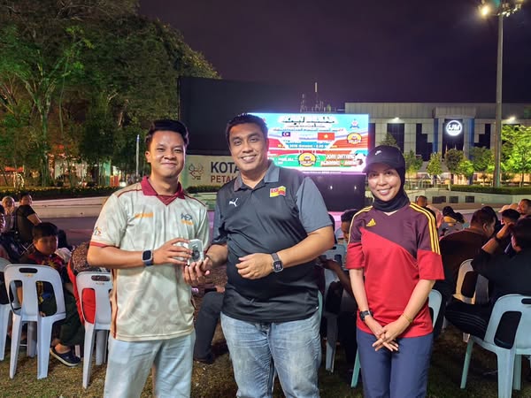 KEMERIAHAN PENYOKONG HADIR DI LAMAN MBPJ, PETALING JAYA SEMPENA KELAYAKAN PIALA ASIA 2027