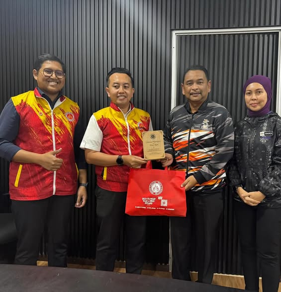 KUNJUNG HORMAT MBS KEPADA PENGARAH JBSN SELANGOR