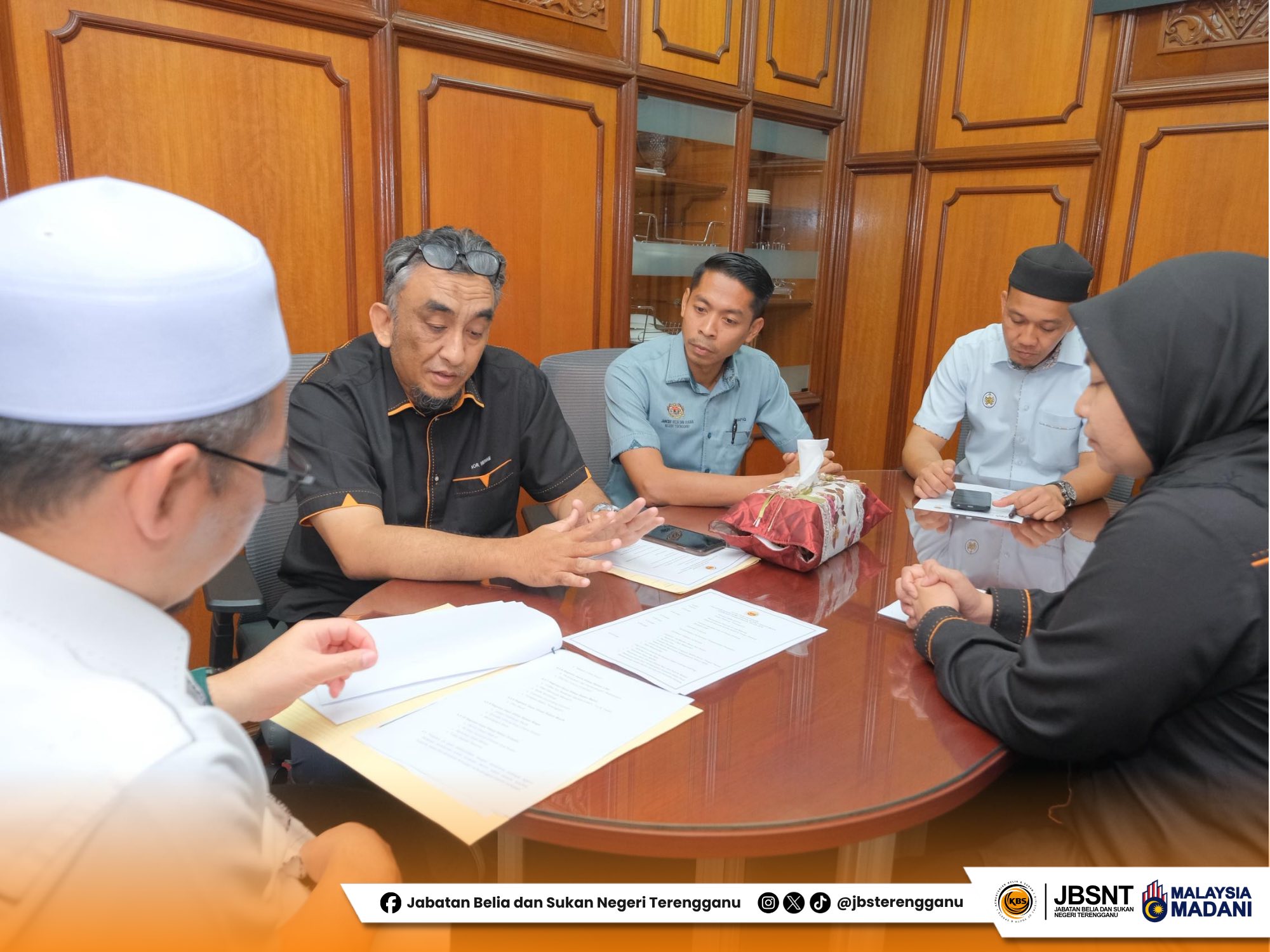 PERJUMPAAN STRATEGIK BERSAMA YB USTAZ HISHAMUDDIN ABDUL KARIM, PENGERUSI JAWATANKUASA BELIA, SUKAN DAN NGO TERENGGANU BAGI PENYELERASAN PROGRAM RAKAN MUDA
