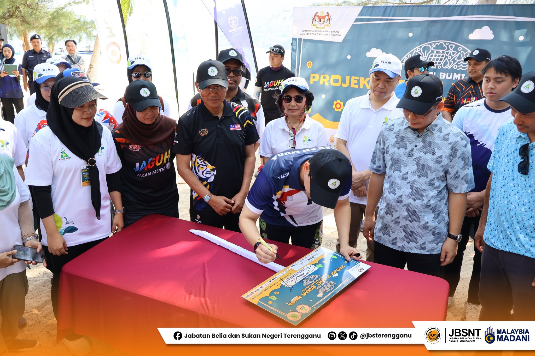 PROJEK PLANET RAKAN MUDA - GERAKKAN 7500 BELIA PRIHATIN ALAM