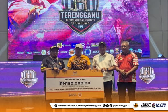 MAJLIS PENYERAHAN CEK CURA GERAN PADANAN SUKAN (GPS) KEPADA PERSATUAN SUKAN ELEKTRONIK TERENGGANU