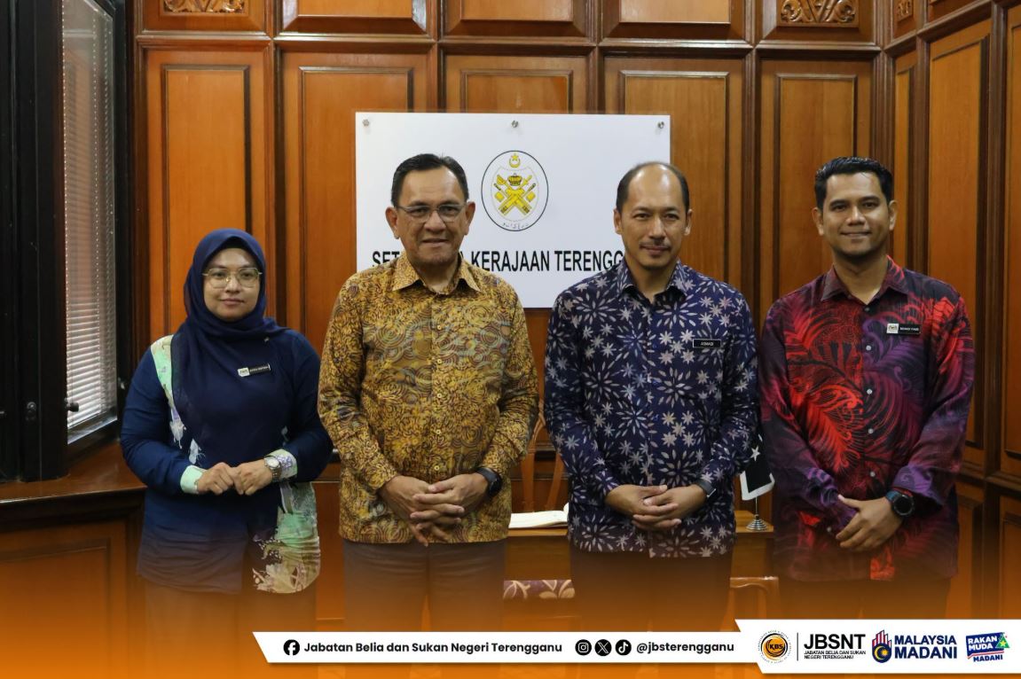 KUNJUNG HORMAT JBSNT KEPADA YB SETIAUSAHA KERAJAAN TERENGGANU PERKUKUH KERJASAMA PEMBANGUNAN BELIA DAN SUKAN