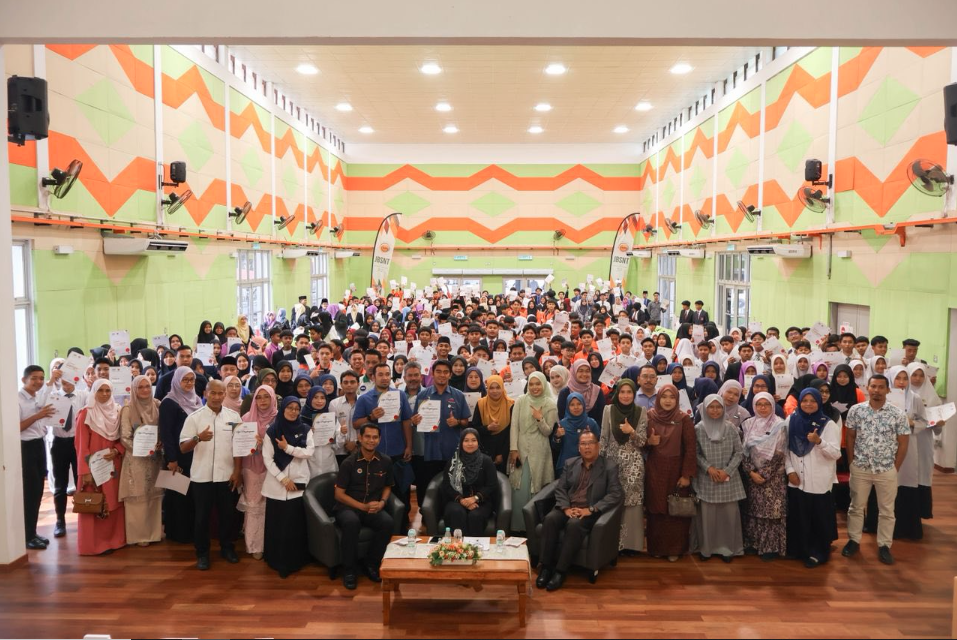 MAJLIS PENTAULIAHAN ANUGERAH REMAJA PERDANA RAKAN MUDA (ARPRM) TAHAP PERAK DAN GANGSA PERINGKAT NEGERI TERENGGANU 2025