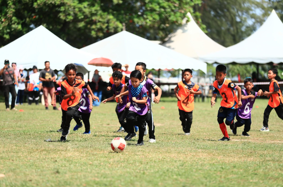 PROGRAM DI BAWAH INISIATIF DANA SUKAN KOMUNITI: JUNIOR FOOTBALL LEAGUE 2025 ANJURAN KALONG MAJU FOOTBALL CLUB (KMFC)