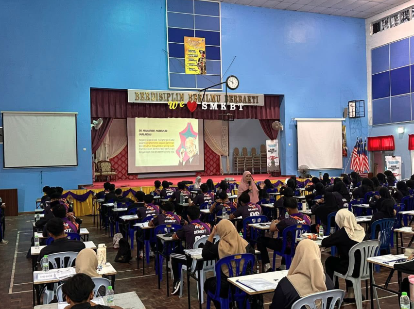 PROGRAM RAKAN DEMOKRASI : KLINIK DEMOKRASI PERINGKAT DAERAH KUALA NERUS SIRI 1/2025